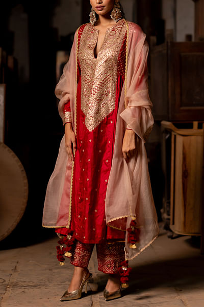 Red aari embroidered gathered kurta set