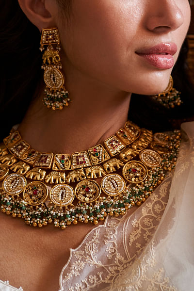Red and green elephant kundan necklace set