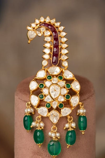 Red and green semi-precious stone kalangi