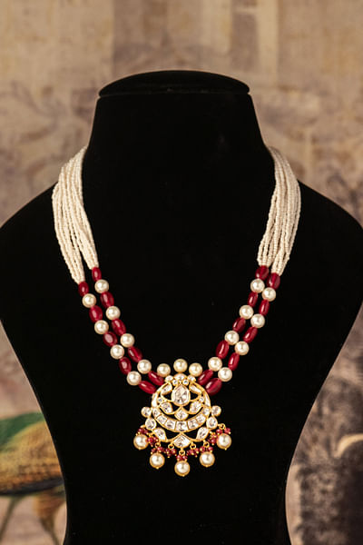 Red and white moissanite polki necklace