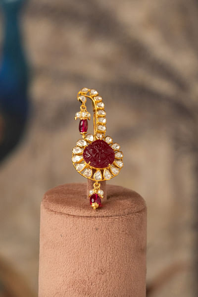 Red and white semi-precious stone kalangi