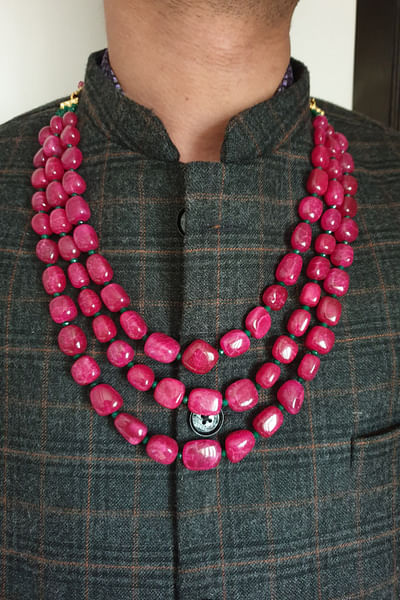 Red bead stone layered necklace