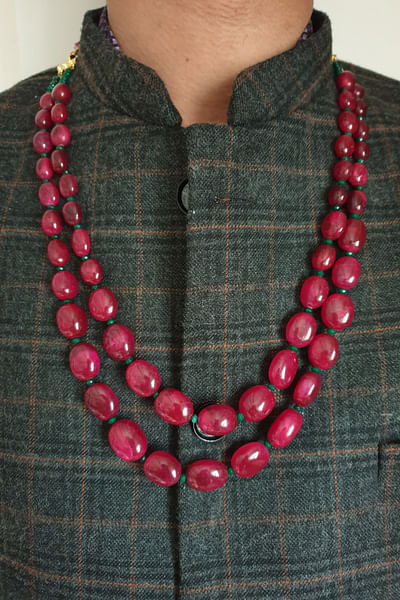 Red beaded stone layered necklace
