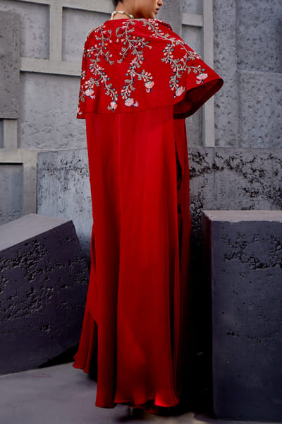 Miku Kumar Red embroidered cape and skirt set MKUJAN24D229