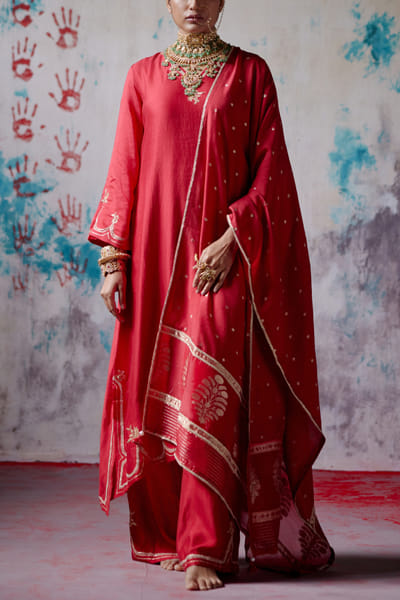 Deep thee Red embroidered kurta set DEEJAN25D13482