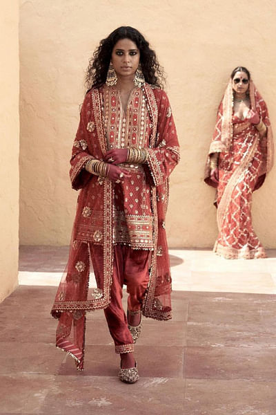 Red embroidered kurta set