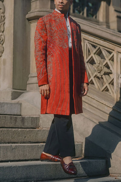 Red embroidered open jacket set