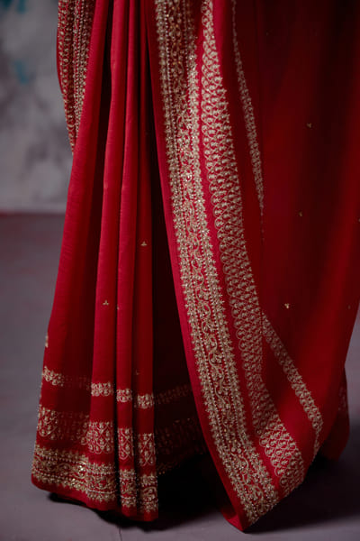 Deep thee Red embroidered sari set DEEJAN25D13481