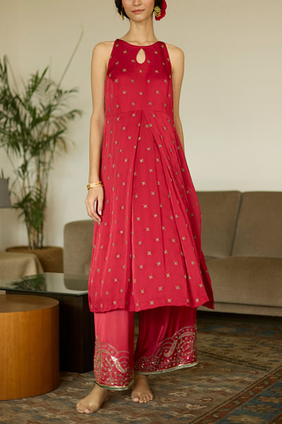 Red floral embroidered kurta set