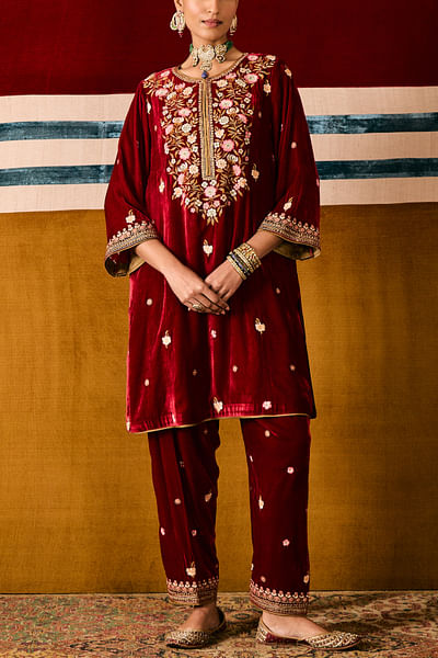 Red floral embroidered short velvet kurta set