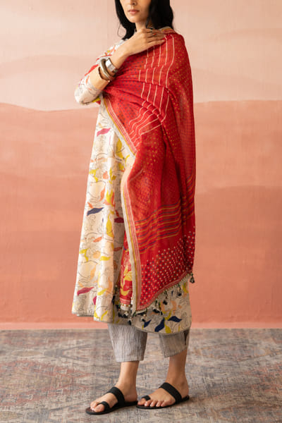 Red floral printed dupatta