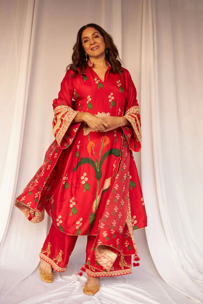 Red floral printed kurta set