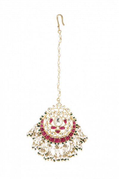 Red kundan and pearl maang tikka