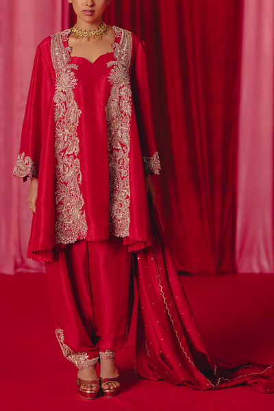 Red paisley embroidered kurta set