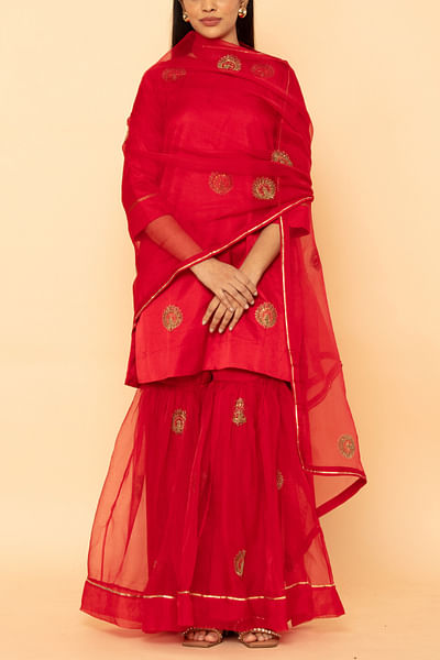 Red peacock embroidered dupatta