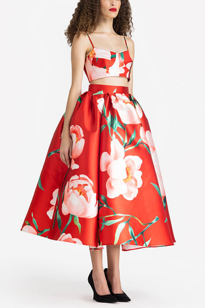 Red peonies printed crop top