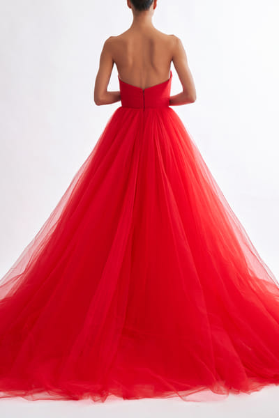 Gauri and Nainika Red strapless sweetheart neck gown GAUJAN25D13217