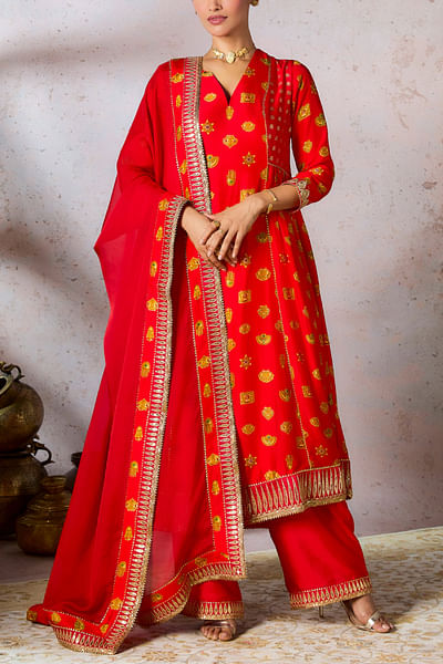 Red trinket printed gathered kurta set