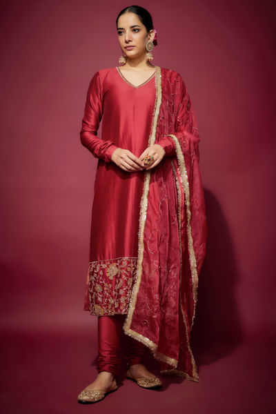 Red zardozi embroidered kurta set