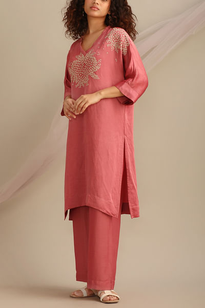 Rose thread embroidered kurta set