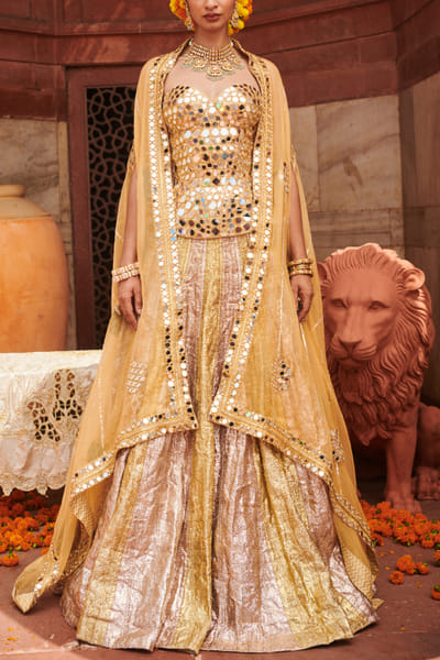 Silver and Gold lampi kali lehenga cape set