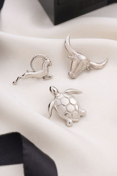 Silver animal brooch gift set
