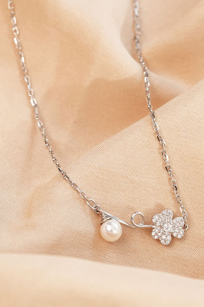 Silver floral cubic zirconia pearl necklace