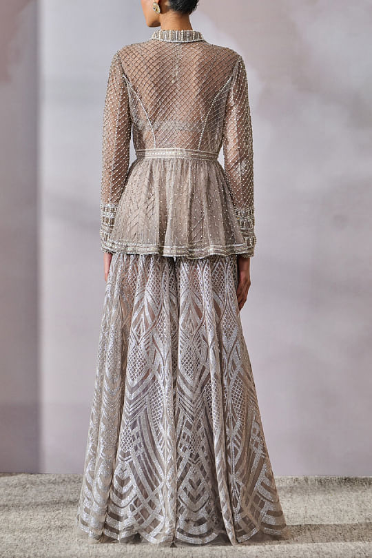 Buy Tarun Tahiliani Designer Lehengas, Sarees, Gowns & Sherwanis Buy Tarun Tahiliani Designer Lehengas, Sarees, Gowns & Sherwanis