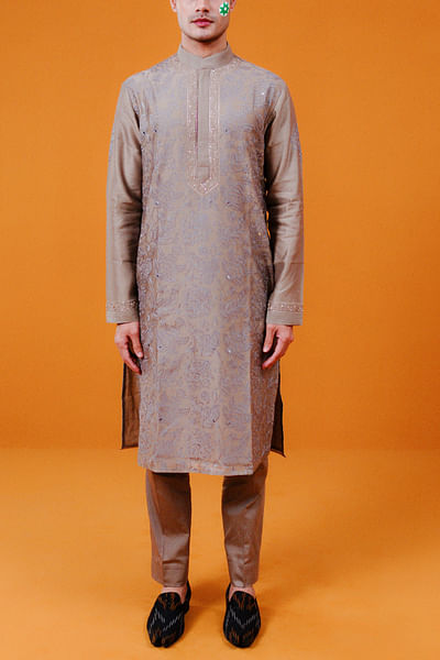 Toosh floral aari embroidered kurta set