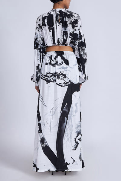 Advait White and black artsy print skirt set AVTFEB24D321