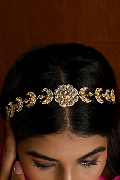 White and gold kundan sheeshphool