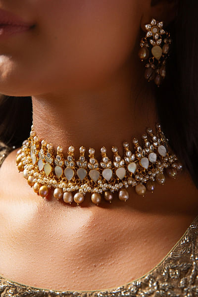 White and gold mother of pearl kundan choker set