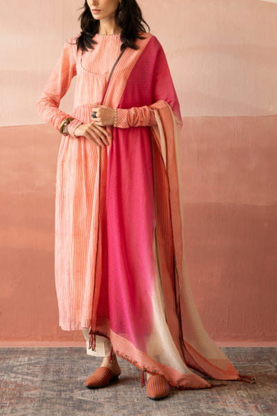 White and raspberry pink ombre shade dupatta