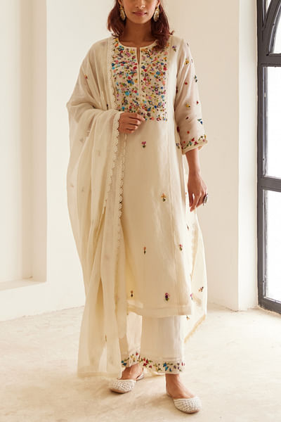White floral embroidery kurta set