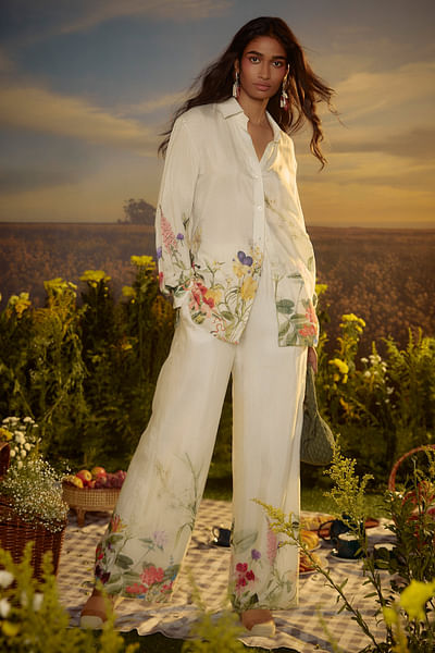 White floral printed mul cotton co-ords