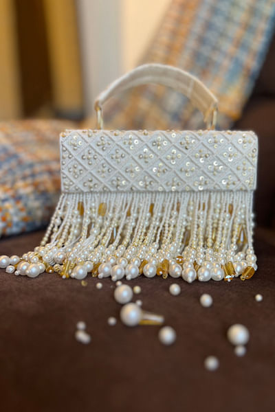 White geometric bead pearl tasselled box clutch