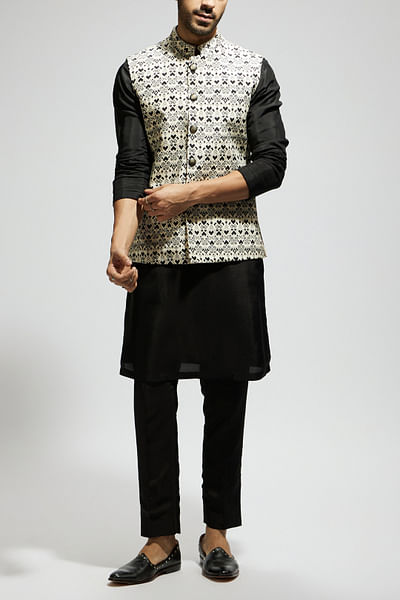 White geometric printed bandi set