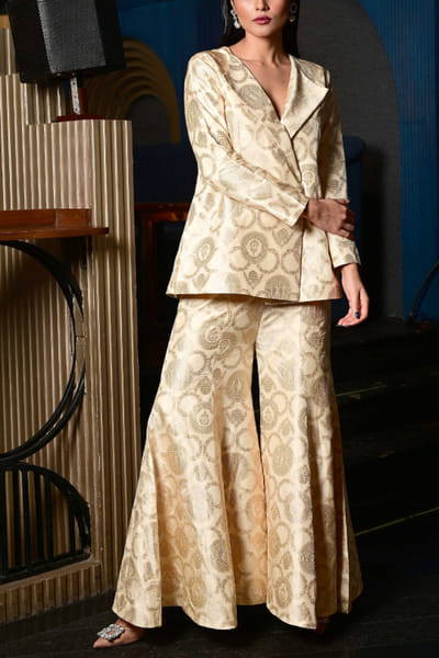 White handwoven banarasi gharara set