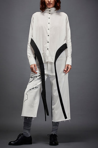 White hanging strap shirt