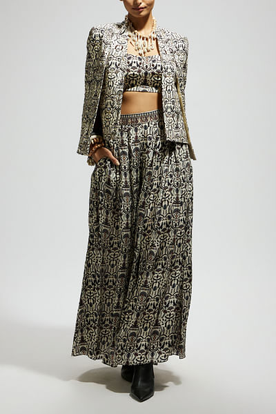 White jaal printed cape set