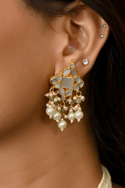 White kundan and pearl choker set