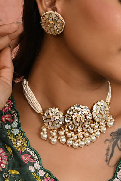 White mother of pearl choker set