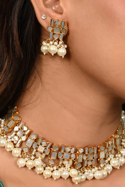 White pearl choker set