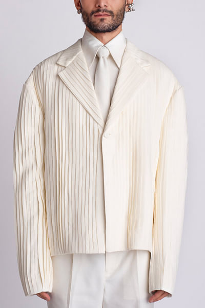 White pleated blazer