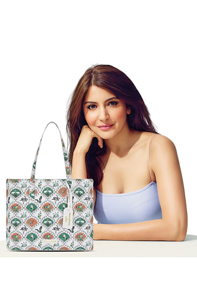 White safari printed tote bag