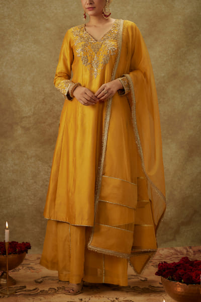 Yellow chanderi embroidered kurta set