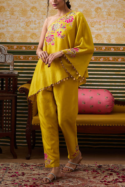 Yellow floral applique one-shoulder co-ords