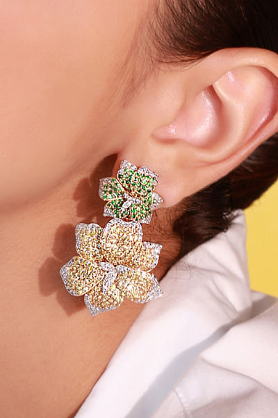 Yellow sapphire and tsavorite floral danglers