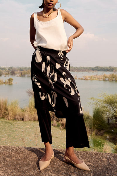 Black and white artsy print skirt trousers