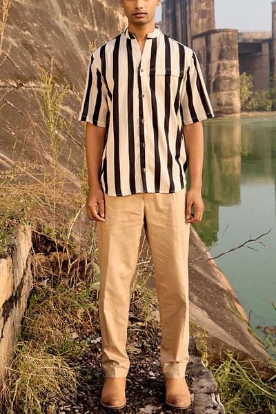 Black and white stripe print shirt